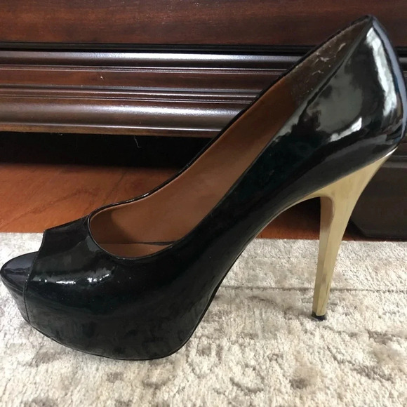 Steve Madden Black with Gold Heels - Picture 5 of 7